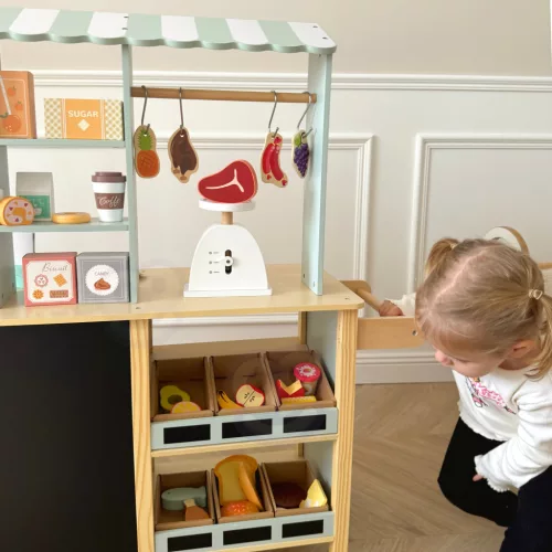 Óriás fa élelmiszer stand kiegészítőkkel