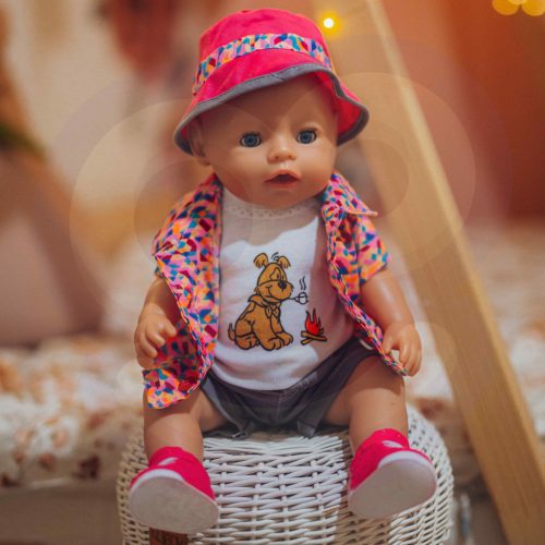 Színes baba ruha szett kalappal