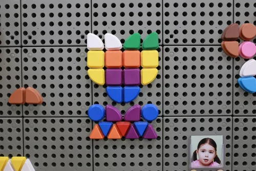 MASTERKIDZ színes csap készlet STEM táblákhoz, 64db