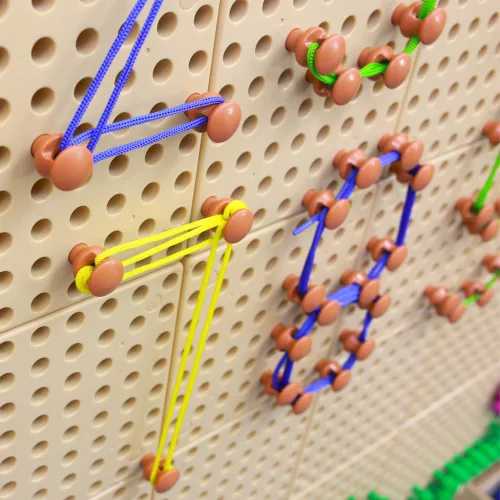 MASTERKIDZ szeg és zsinór készlet STEM falhoz