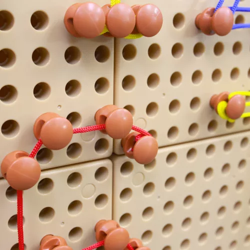 MASTERKIDZ szeg és zsinór készlet STEM falhoz