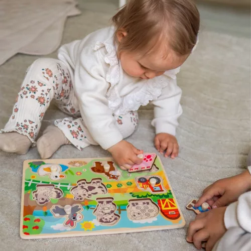Fa Montessori farm kirakó párkeresővel