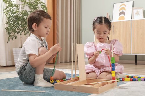 Fa logikai fűzős játék