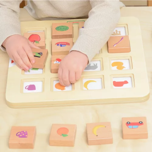 Montessori tárgyfelismerő párosító kirakó