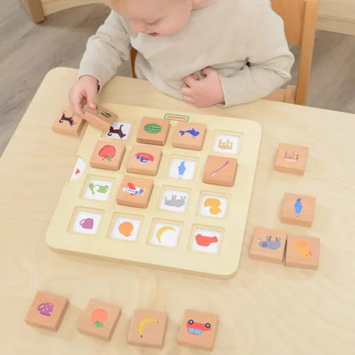 Montessori tárgyfelismerő párosító kirakó